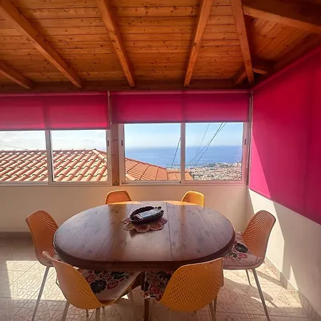 Semesterbostad The Hill View House Funchal (Madeira)