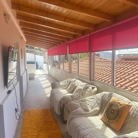 The Hill View House Tatil Evi