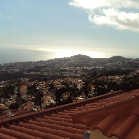 The Hill View House Casa de Férias *